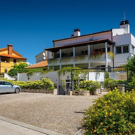 Maras Premium Apartments Poreč Exterior foto